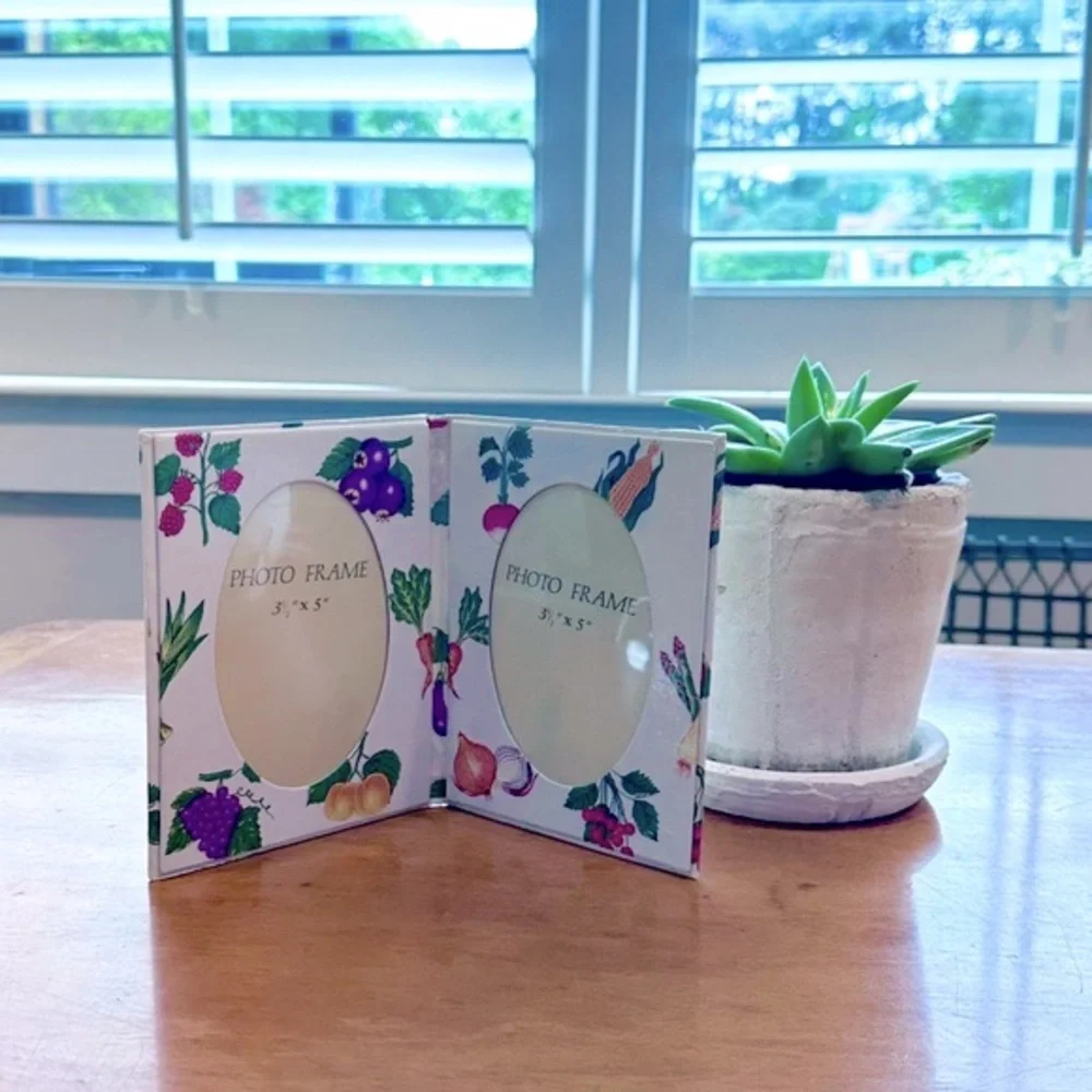 Vintage Garden Fruit / Veggie Printed Soft Double Oval Foldable Picture Frame